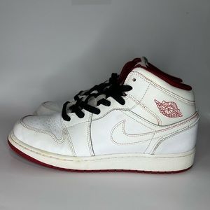 Air Jordan 1 Retro Mid GS 'White Gym Red' - Size 6Y 554725-103